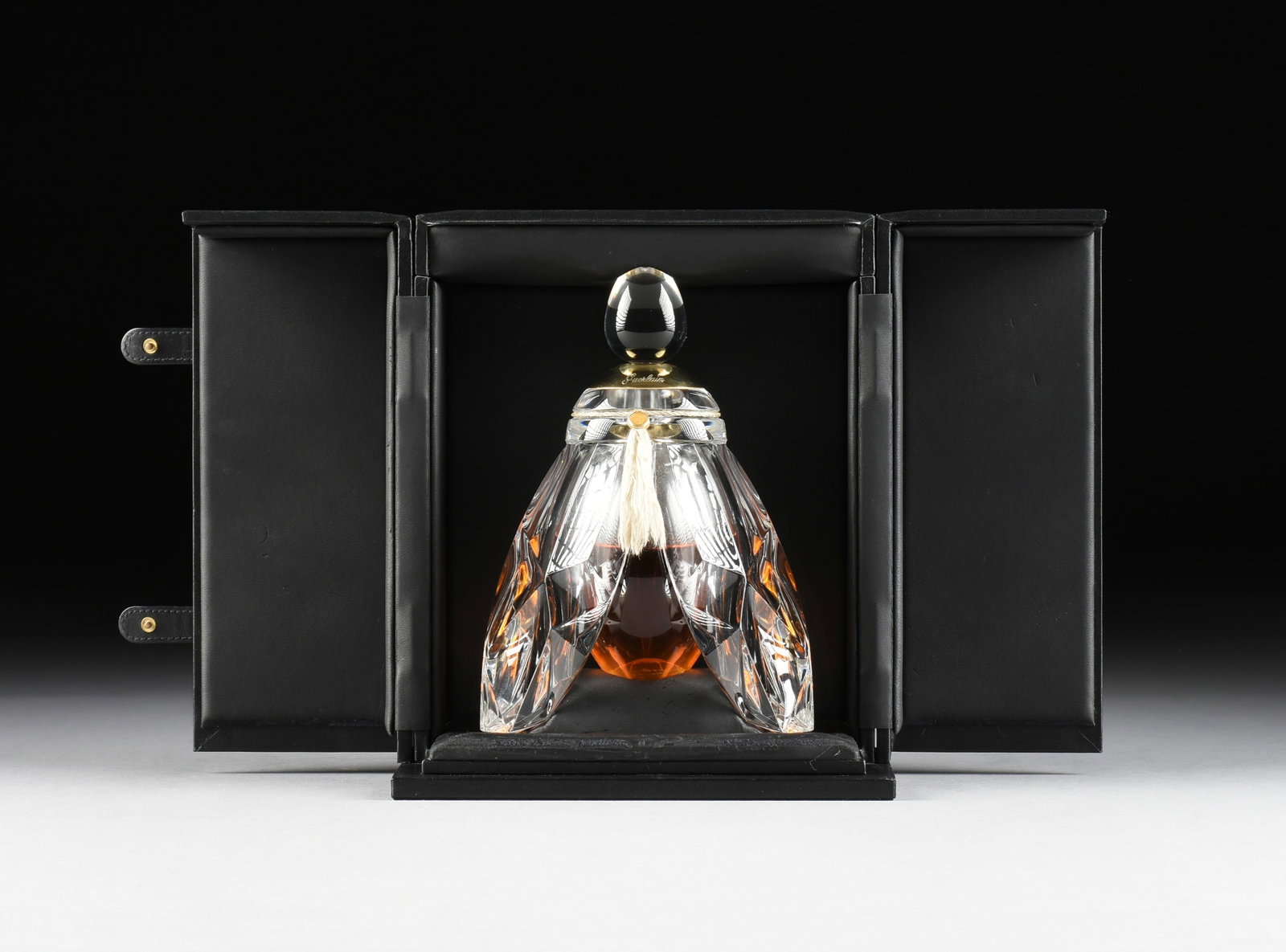 A GUERLAIN L'ABEILLE DE GUERLAIN BACCARAT PERFUME BOTTLE, FRENCH, CIRCA 2010,: A GUERLAIN L'ABEILLE DE GUERLAIN BACCARAT PERFUME BOTTLE, FRENCH, CIRCA 2010, a glass crystal perfume bottle in the form of a bee produced by Baccarat for Guerlain in a limited edition of 47, and with