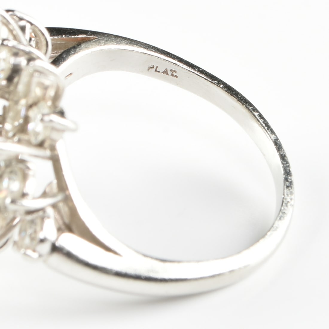 A PLATINUM AND DIAMOND CLUSTER RING, - 4