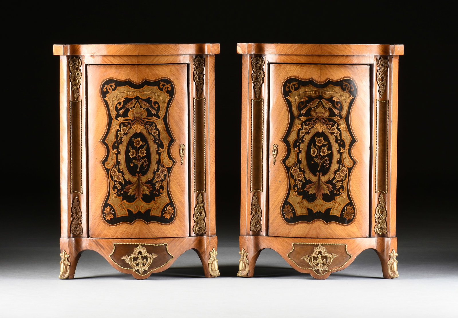 A PAIR OF CORNER CABINETS, CONTINENTAL, CIRCA 1900, (1 of 11)