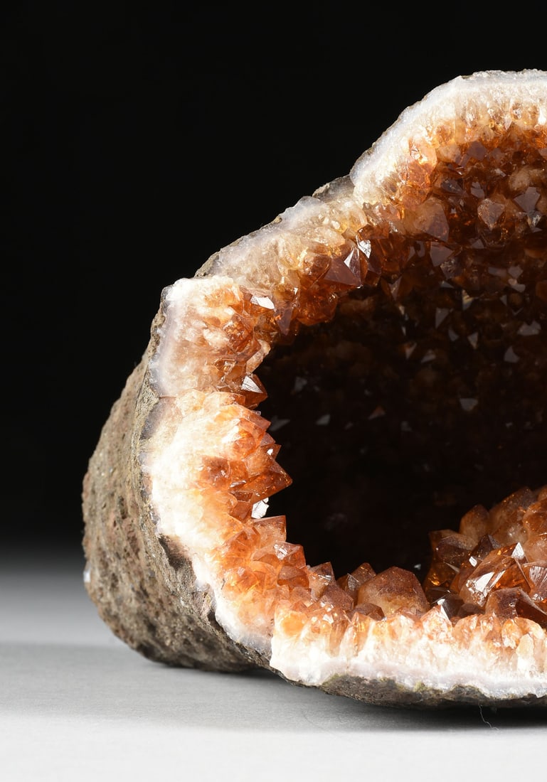 A CITRINE GEODE SPECIMEN, - 2