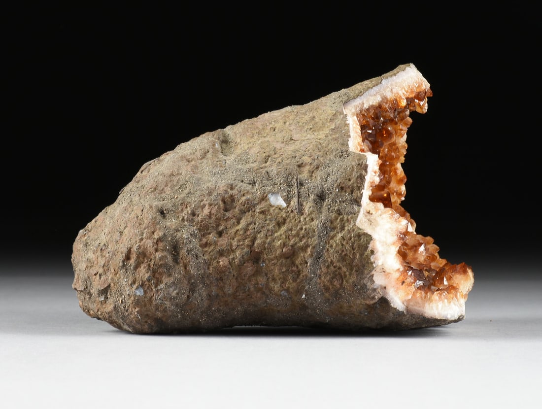 A CITRINE GEODE SPECIMEN, - 4