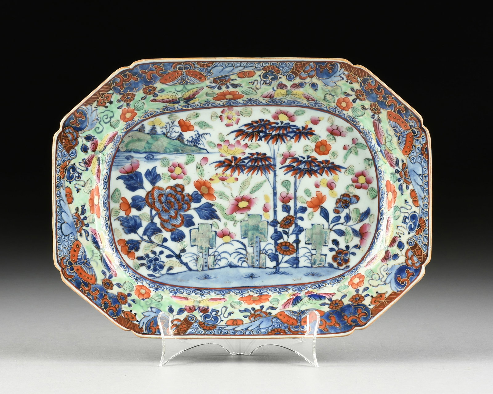 A CLOBBERED BLUE AND WHITE PLATTER, CHINESE EXPORT, PROBABLY 19TH CENTURY, (1 of 10)
