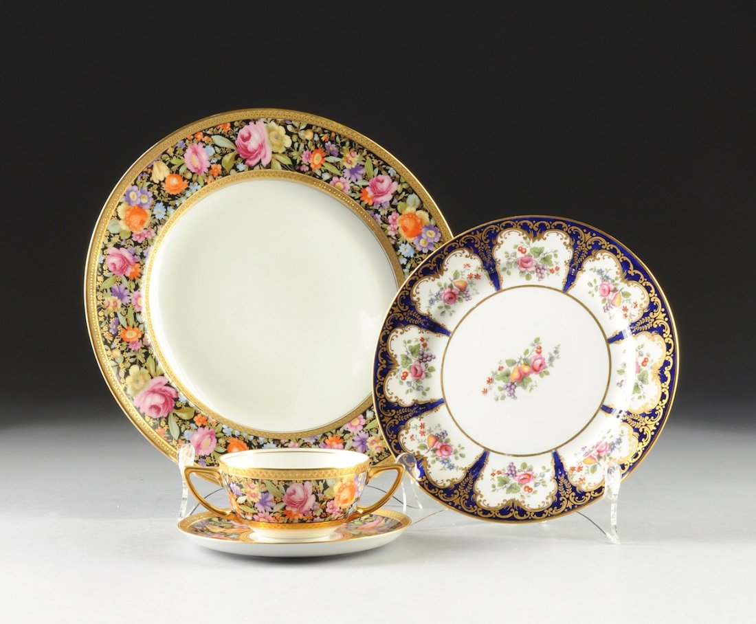 A PARTIAL ROSENTHAL PARCEL GILT ENCRUSTED SELB PORCELAI: A PARTIAL ROSENTHAL PARCEL GILT ENCRUSTED SELB PORCELAIN DINNER SERVICE FOR ELEVEN, TOGETHER WITH SEVEN AYNSLEY PLATES, BAVARIA AND ENGLAND, EARLY 20TH CENTURY, the Rosenthal dinner service having bri