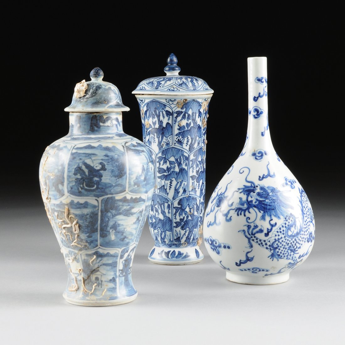 A GROUP OF THREE SHIPWRECK CHINESE EXPORT BLUE AND (1 of 10)