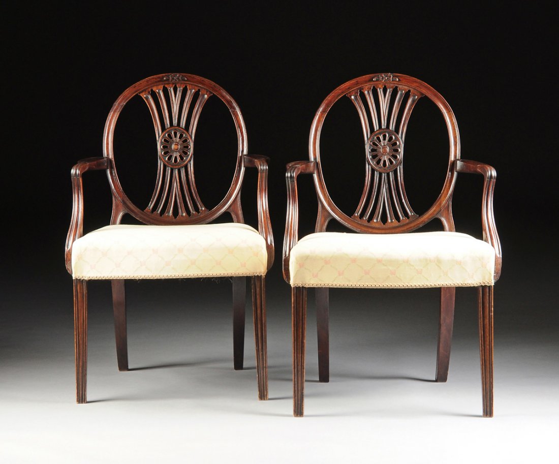 A PAIR OF GEORGE III MAHOGANY HEPPLEWHITE PERIOD OVAL (1 of 10)