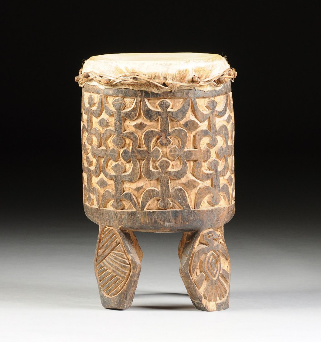 A TRIBAL CARVED WOOD FIGURAL DRUM, POSSIBLY BAMUM (1 of 8)