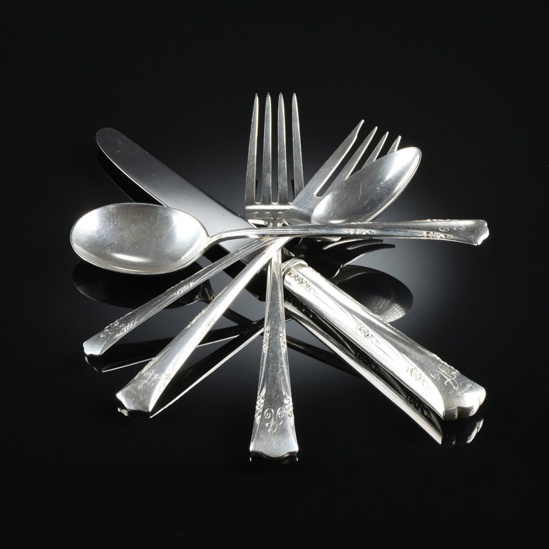 A SEVENTY-FOUR PIECE GORHAM STERLING SILVER FLATWARE (1 of 8)
