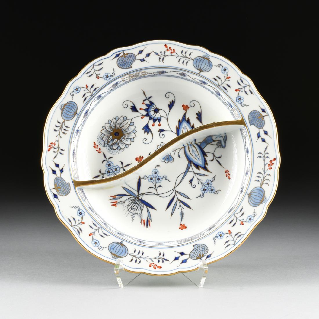 A MEISSEN PORCELAIN DIVIDED SERVING PLATE IN THE "BLUE (1 of 7)