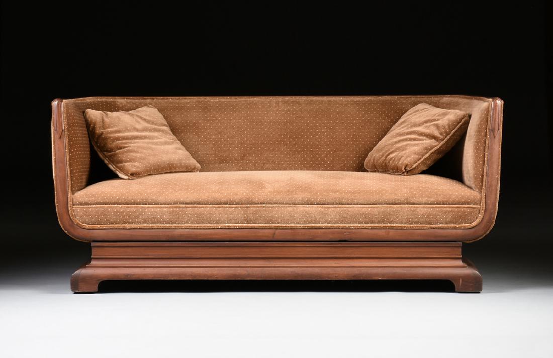 A CONTINENTAL ART DECO WALNUT SETTEE, POSSIBLY GERMAN, (1 of 6)