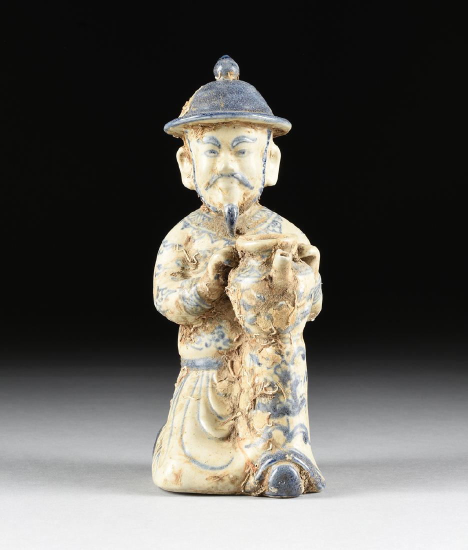 A VIETNAMESE/ANNAMESE BLUE AND WHITE PORCELAIN FIGURAL (1 of 9)
