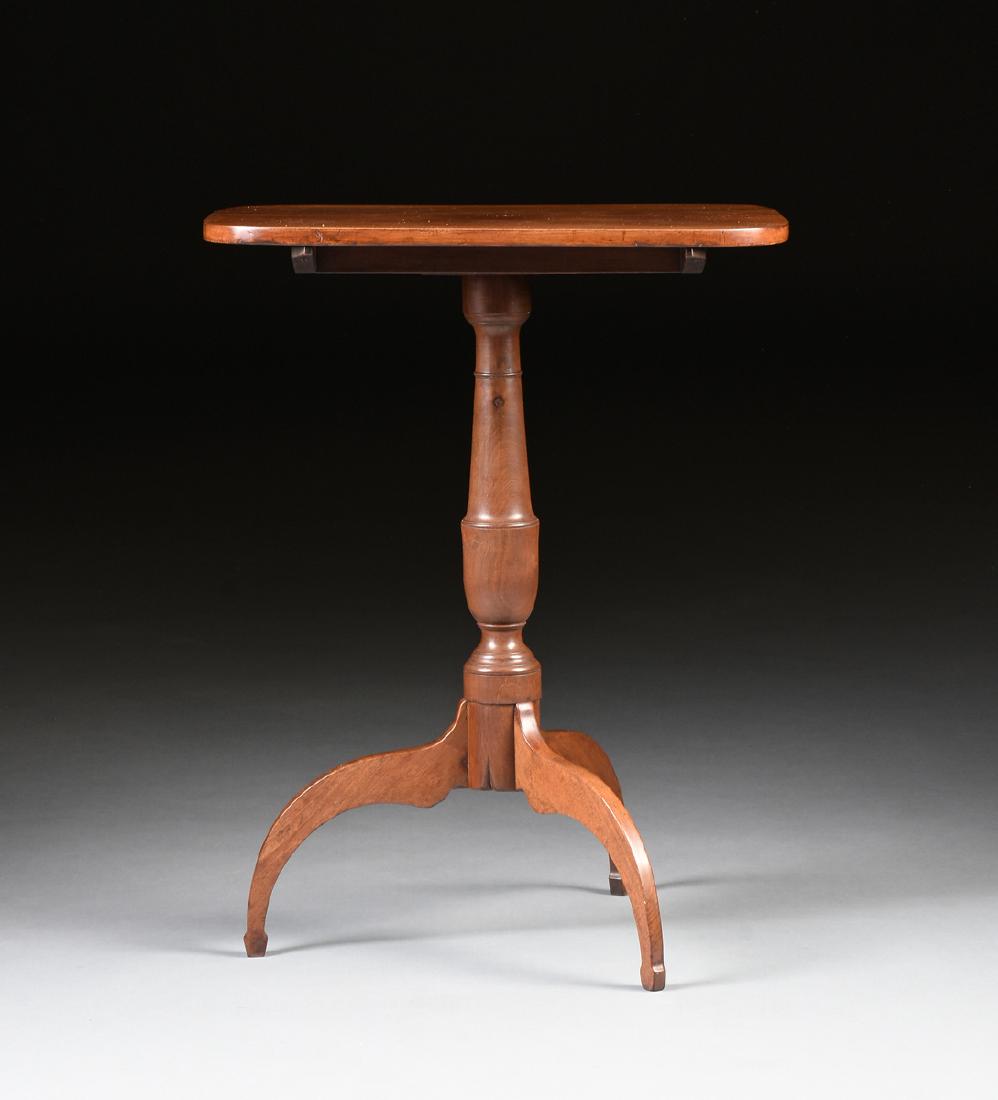 A FEDERAL MAHOGANY TILT-TOP TABLE, LATE 18TH/EARLY 19TH (1 of 6)