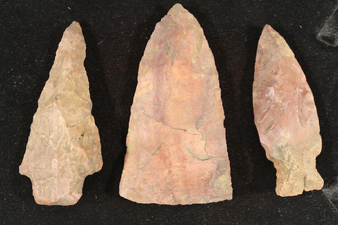 3 APPROX. 2 1/2" VINTAGE STONE ARROWHEADS (1 of 2)