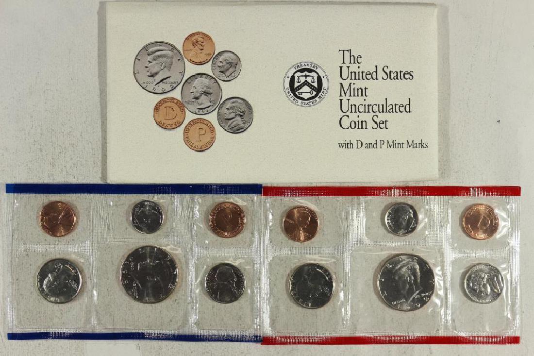 1992 US MINT SET (UNC) P/D (WITH ENVELOPE) (1 of 2)