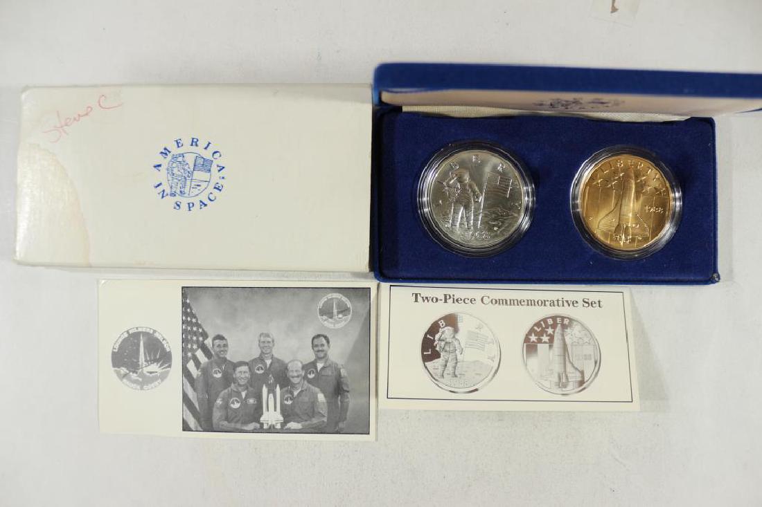 2 PIECE SPACE COMMEMORATIVE MEDAL SET ASTRONAUT (1 of 2)