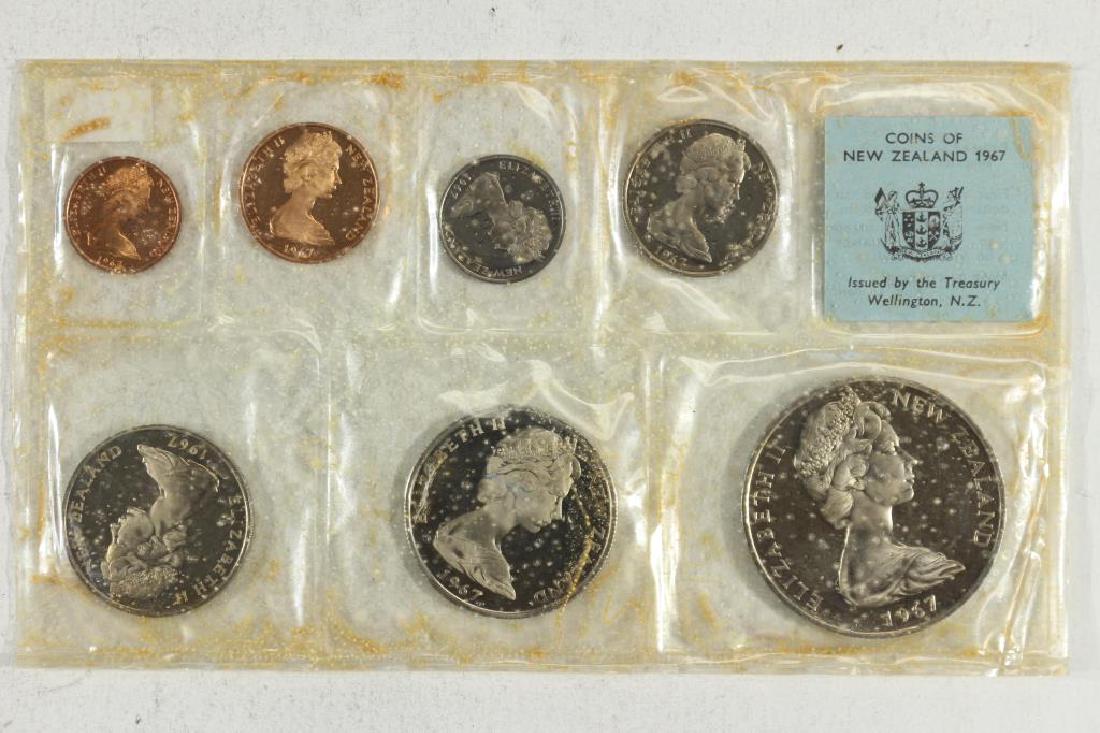 1967 NEW ZEALAND SPECIMEN COIN SET (1 of 2)