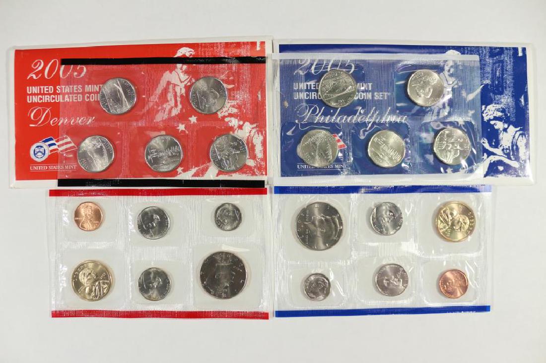 2005 US MINT SET (UNC) P/D (WITH ENVELOPE) (1 of 2)