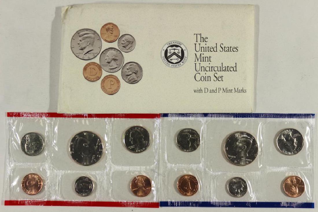 1992 US MINT SET (UNC) P/D (WITH ENVELOPE) (1 of 2)