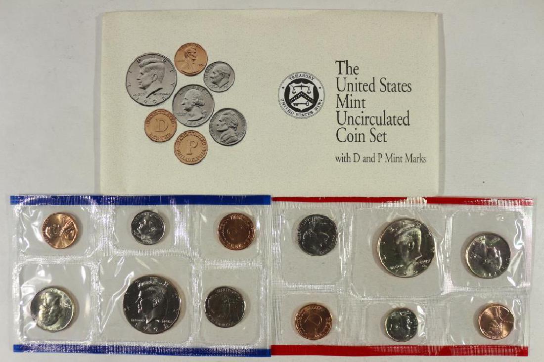 1992 US MINT SET (UNC) P/D (WITH ENVELOPE) (1 of 2)