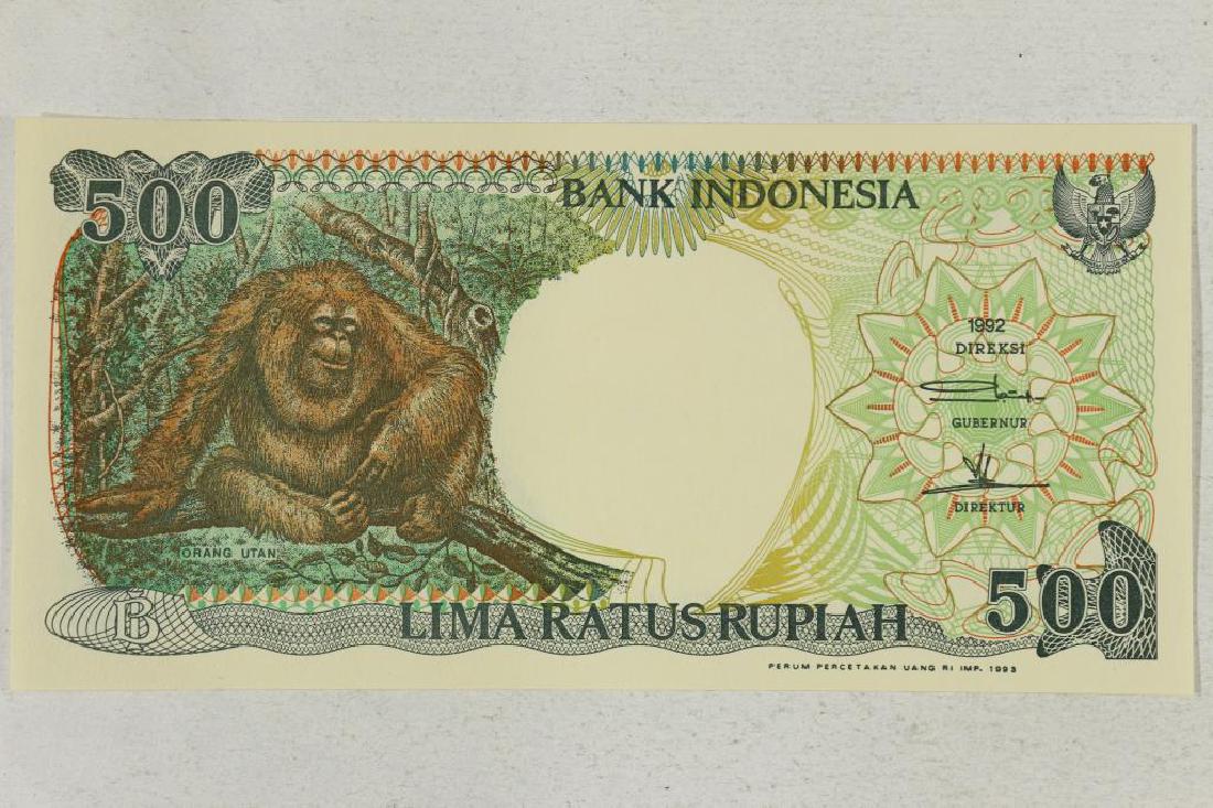 1992 / 93 INDONESIA 500 RUPIAH CRISP UNC: You must call us at 1-763-862-8302 or email us at bidalotauction@aol.com with your credit card number directly. Thanks.