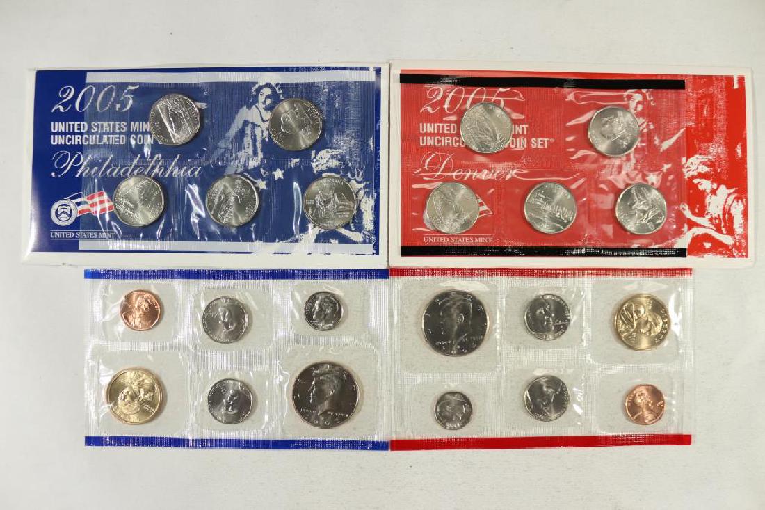 2005 US MINT SET (UNC) P/D (WITH ENVELOPE) (1 of 2)