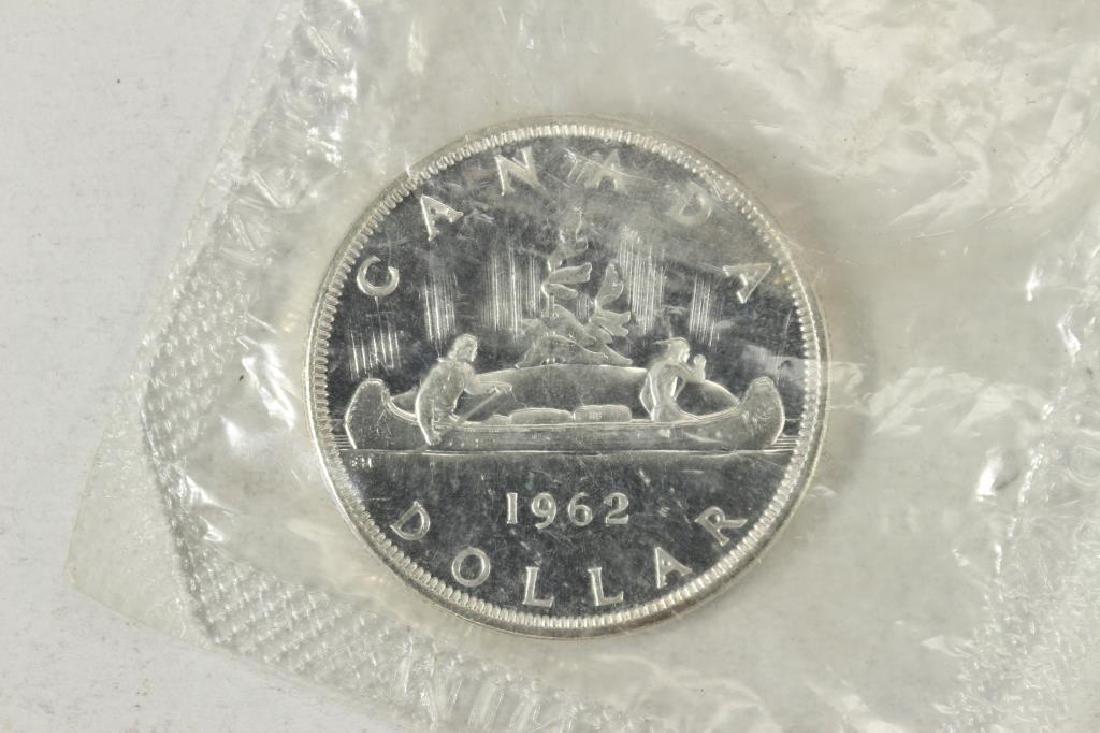 1962 CANADA SILVER DOLLAR BRILLIANT UNC (1 of 2)