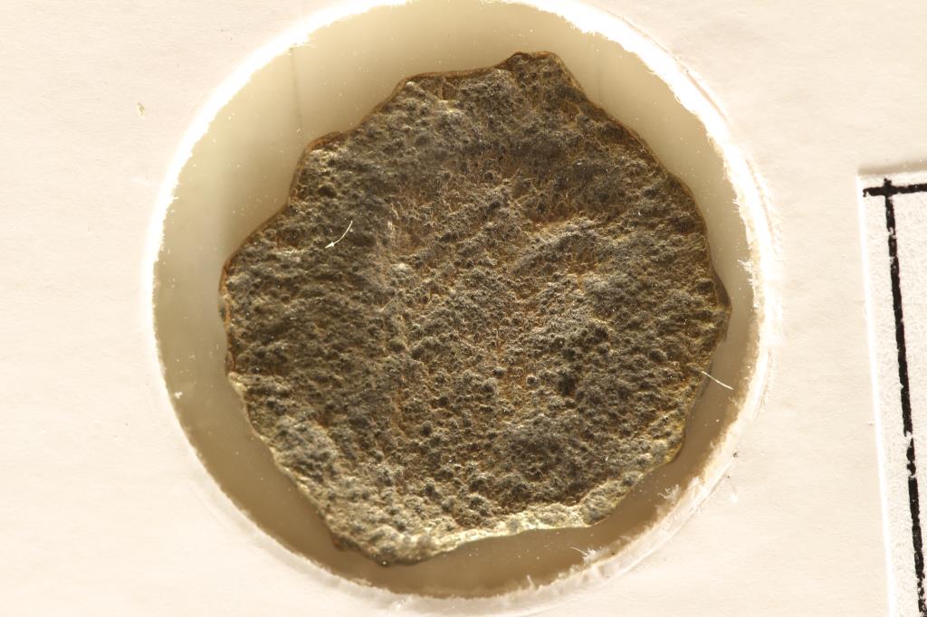 2 SOLDIERS WITH 2 STANDARDS IMPERIAL ANCIENT COIN (1 of 3)