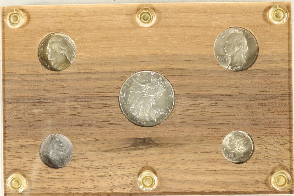 NEAT 1943 US YEAR SET IN WOOD GRAINED PLASTIC CASE (1 of 2)