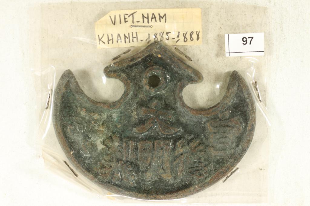 3 1/4'' X 2 1/2'' VIETNAM 1885-1888 KHANH PIECE (1 of 2)