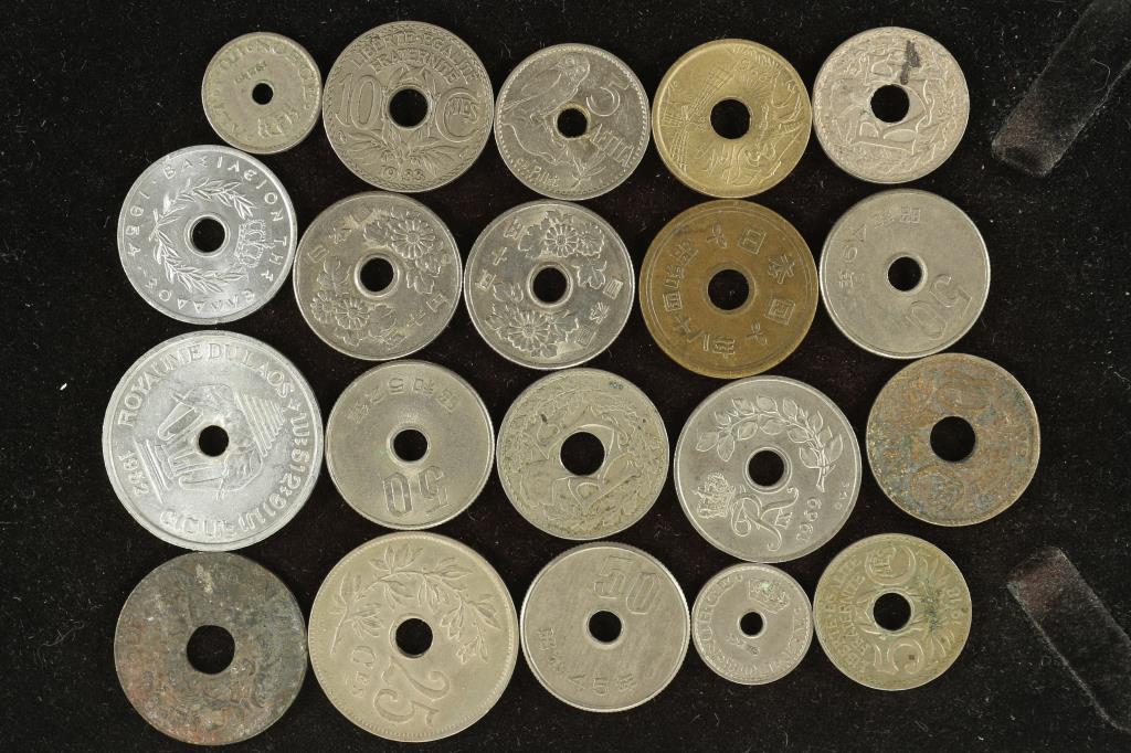 INTERERSTING BATCH OF 20 ASSORTED FOREIGN COINS (1 of 1)