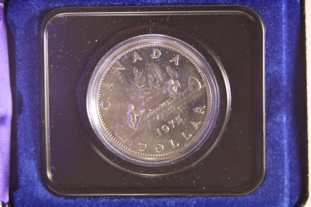 1975 CANADA DOLLAR BRILLIANT UNC (1 of 3)