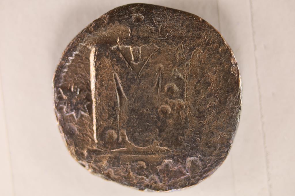 M=40 NUMMI BYZANTINE EMPIRE ANCIENT COIN (1 of 2)