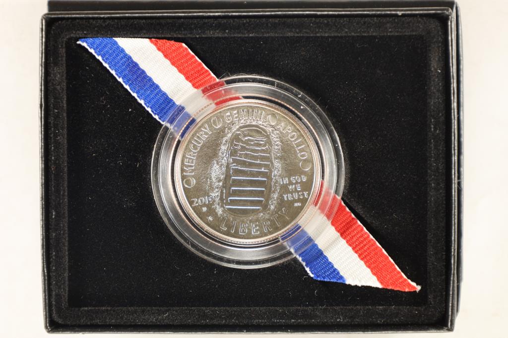 2019 APOLLO 11 50TH ANNIVERSARY COMMEMORATIVE (1 of 3)