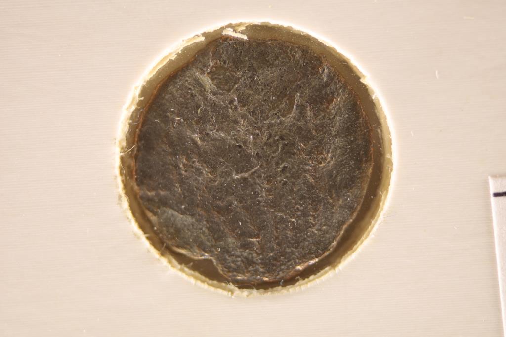 2 SOLDIERS WITH ONE STANDARD IMPERIAL ANCIENT COIN (1 of 3)