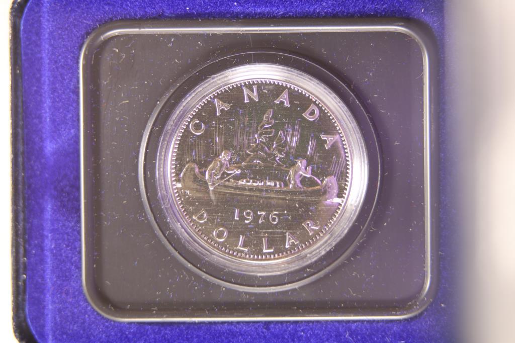 1976 CANADA UNC DOLLAR IN BLUE FLIP CASE (1 of 4)
