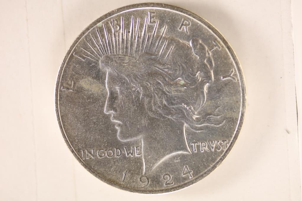 1924 PEACE SILVER DOLLAR BRILLIANT UNC (1 of 2)