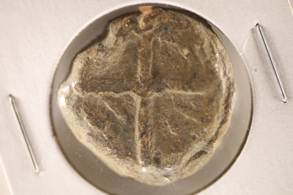 ANCIENT CLAY / LEADEN SEAL: USED IN ANCIENT TIMES: AS A FORM OF SIGNATURE