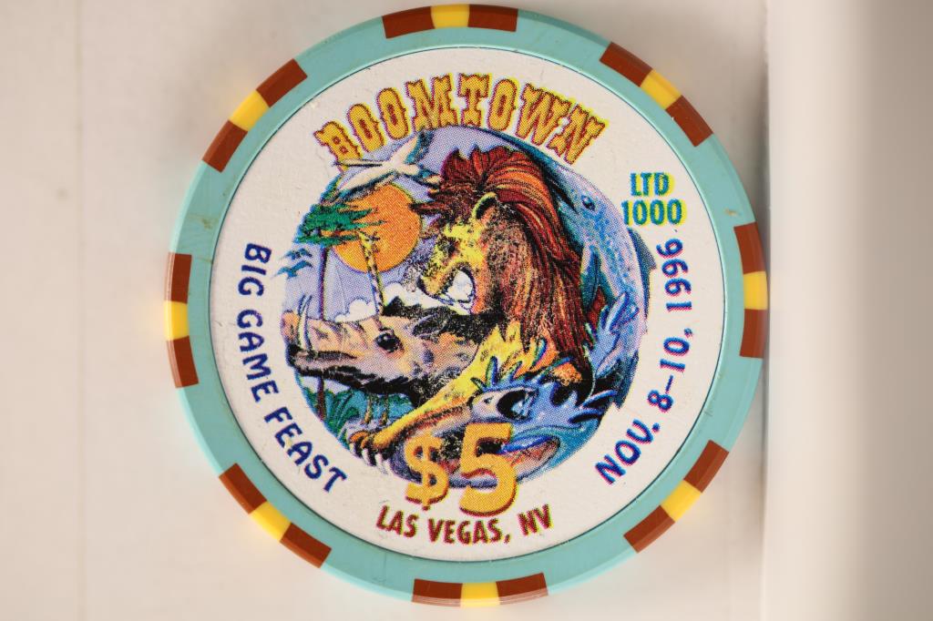 $5 BOOMTOWN CASINO CHIP 1996 "BIG GAME FEAST" (1 of 2)