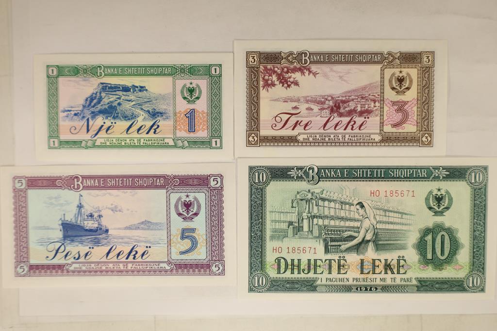 4 - 1976 ALBANIA BANKA E SHTETIT SHQIPTAR CRISP (1 of 2)