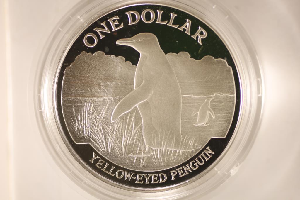 1988 NEW ZEALAND PROOF SILVER DOLLAR COIN: IN HARD PLASTIC CAPSULE 27.2G STERLING SILVER, YELLOW EYED PENGUIN