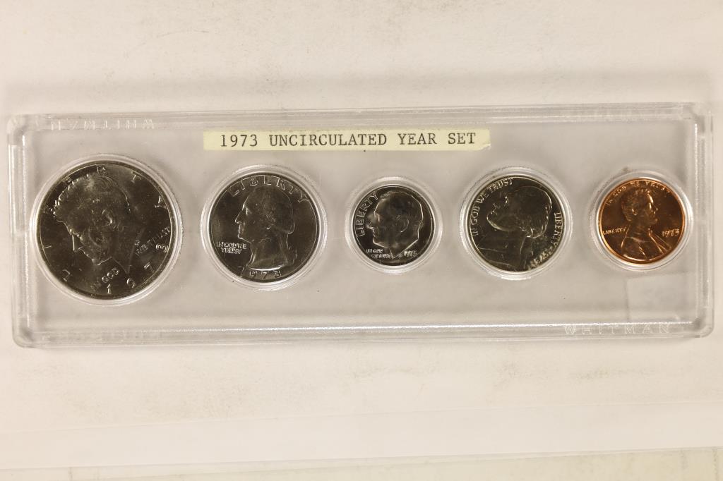 1973 US UNC YEAR SET IN HARD PLASTIC HOLDER (1 of 2)