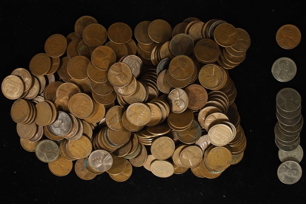 LARGE LOT OF LINCOLN CENTS CONTAINS: 11-1943 STEEL (1 of 1)