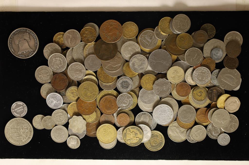 DEALER LOT OF MIXED FOREIGN COINS:  INCLUDES COINS (1 of 2)