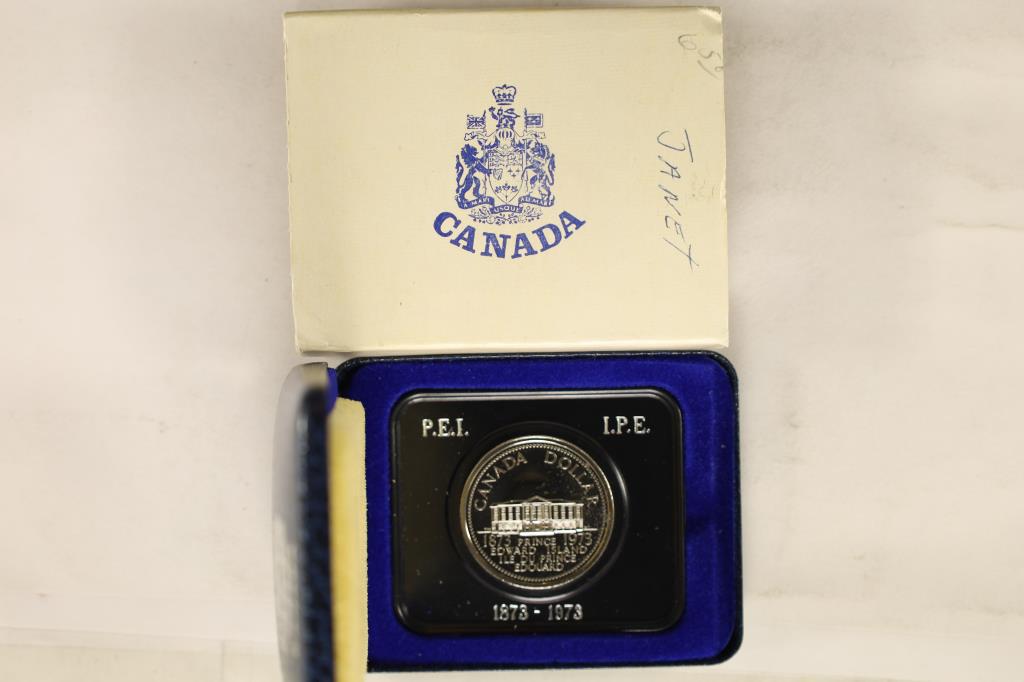 1973 CANADA UNC DOLLAR IN BLUE FLIP CASE (1 of 2)