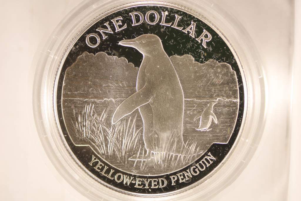 1988 NEW ZEALAND SILVER $1 COIN "YELLOW-EYED: PENGUIN" BRILLIANT UNC IN HARD PLASTIC CASE 27.2 GRAMS STERLING SILVER