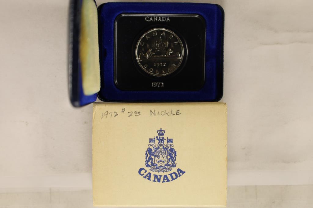 1972 CANADA UNC DOLLAR IN BLUE FLIP CASE (1 of 2)