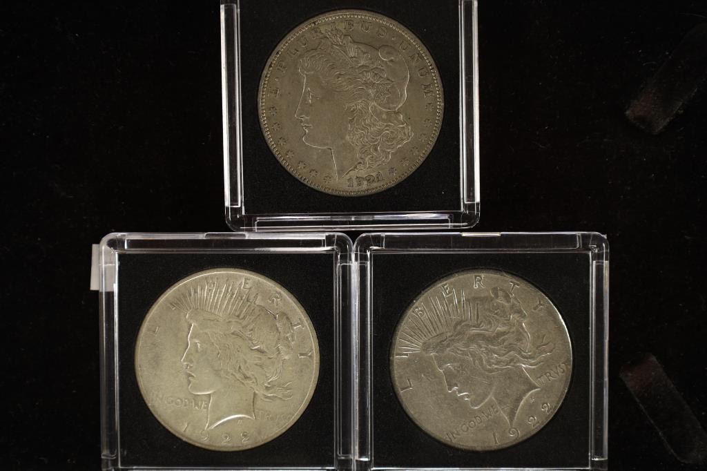 3-US $1 SILVER COINS: 1921 MORGAN SILVER $, 1922 (1 of 2)