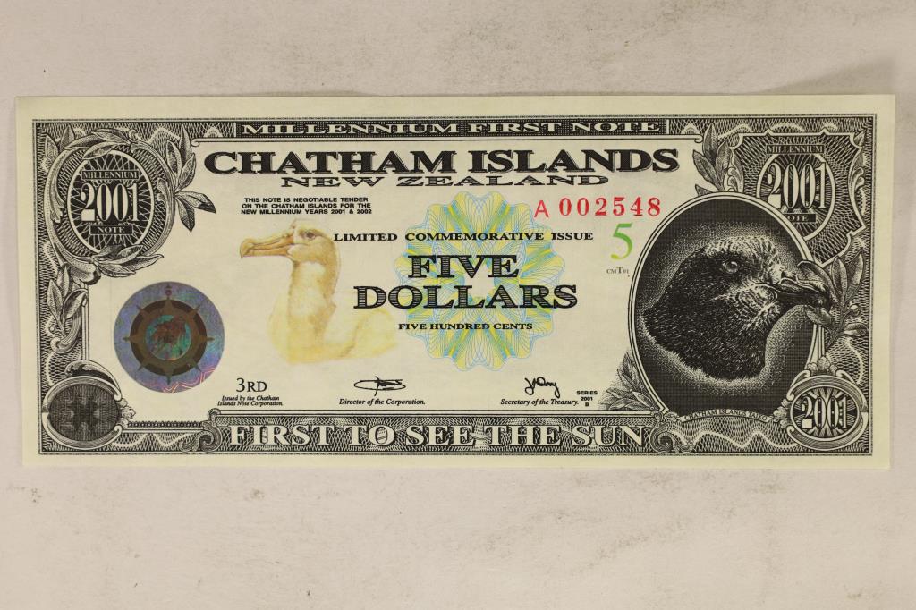 2001 CHATHAM ISLANDS NEW ZEALAND $5 COMMEMORATIVE (1 of 2)