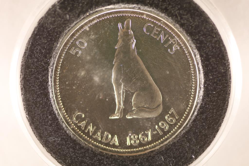 1967 CANADA SILVER 50 CENT COIN BU IN HARD PLASTIC (1 of 2)