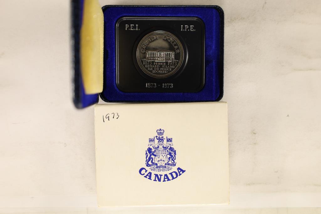 1973 CANADA UNC DOLLAR IN BLUE FLIP CASE (1 of 3)