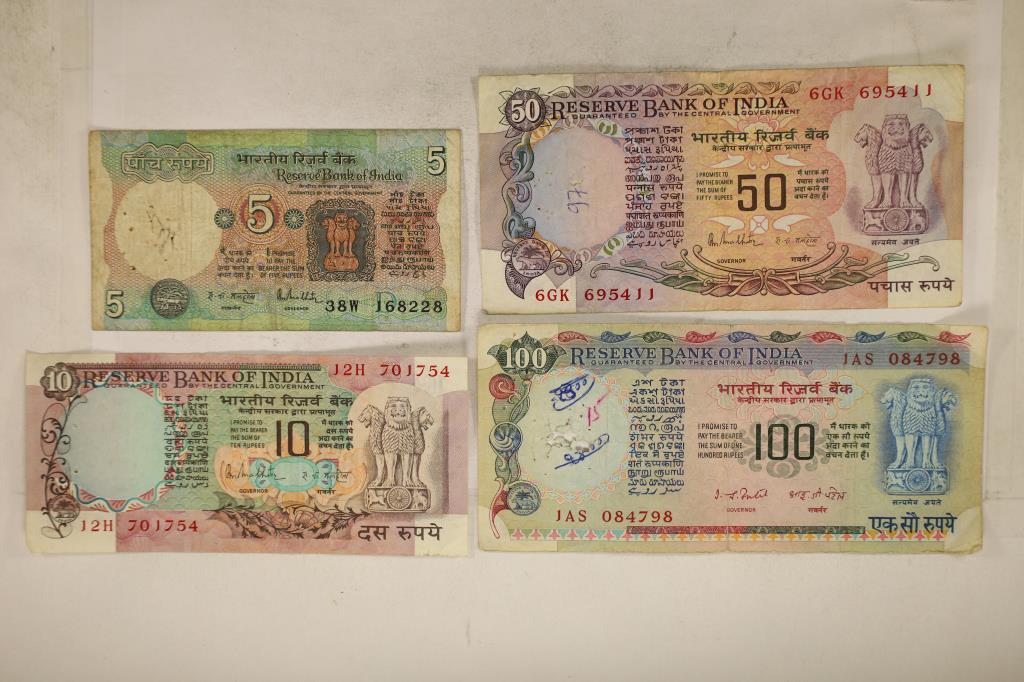 4 BANK OF INDIA BILLS. 1975-5 RUPEE, 1975-10 RUPEE (1 of 2)